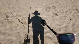 Testing Out My New Sand Scoop!!! | Minelab Vanquish 340 | Mooloolaba Beach