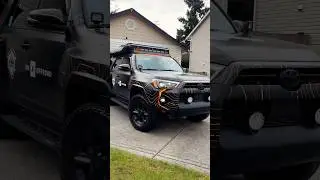 Blacked-out wheels = meaner look, louder wrap. Standing out on the street and the trail
