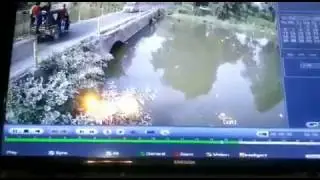 Car accident and rescue from Satara river (Madhya Pradesh) - live CCTV accident footage