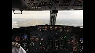 737-300 Landing - Cockpit View!