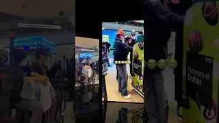 BTS прибыли в Дубай, но не покинули транзитную зону. По словам направляются в Лиссабон, Португалия.
