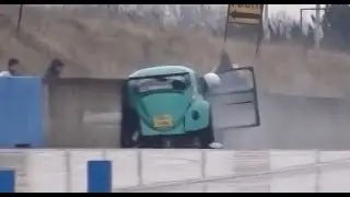 PRO ET 2442cc VW Beetle Crashes At Santa Pod Raceway