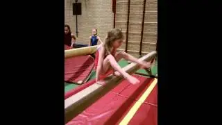 Jael (2006) hoge hoeksteun op balk !