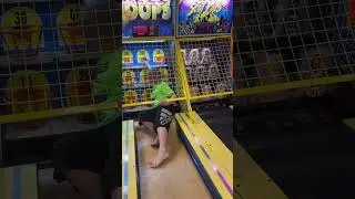 Cheating at arcade skee ball #shorts