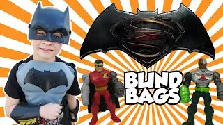 BATMAN vs SUPERMAN Blind Bags with Surprise Toys & Deluxe Batman vs Superman Deluxe Costume