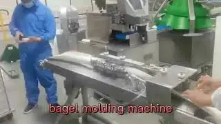 Bagel bread machine assembly line, imitation manual rolling equipment, maintain bagel bread taste.