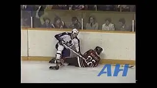 NHL Nov. 24, 1979 Dan Maloney,TOR v Grant Mulvey,CHI (hit) Toronto Maple Leafs Chicago Blackhawks