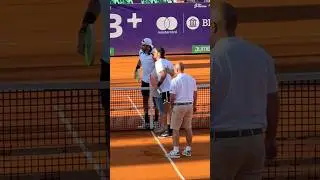 Ready! 👏🏼 Matteo Berrettini & Federico Coria enter their match at the Argentina Open #tennis
