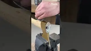 Axe handle repair using a spoon 🥄#diy #repairing #fixing