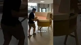Простой лайфхак по сборке и обивке дивана! #ремесло #сборка #сделайсам