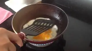 Making Sunny Side Up Egg