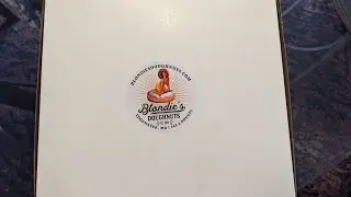 BLONDIE'S DOUGHNUTS MAPLE BACON DONUT REVIEW!!!