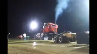 Screaming Detroit pulling truck