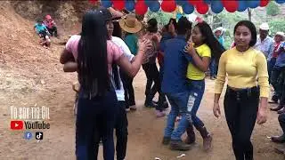 Que bonito se les mueve su cabello 💇‍♀️ a estas muchachas bailando saludos mi gente seguimos