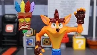 Head Start Crash Bandicoot Figure Review!
