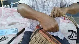 First, use a thread to tie around the trunk.