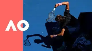 Zverev completely destroys racquet during Raonic 4R match | Australian Open 2019