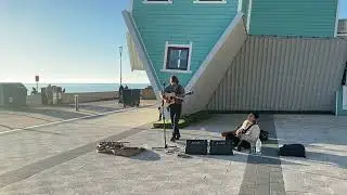 Gorran & Romain from The Big Push busking! Playing Harvest Moon (Neil Young) at Brighton seafront 2