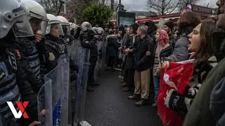 В Стамбуле во время слушаний по делу об образовании Имамоглу произошли столкновения между сторонн...