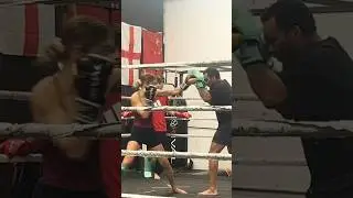 Fast kickboxing combination !! 🔥
