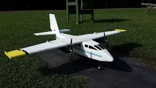 * Flight of the twin motor cargo plane RCAV-1    * Vuelo del avion de carga bimotor  RCAV 1
