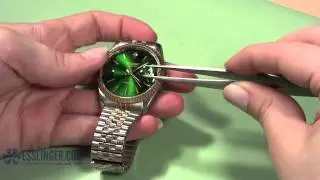 Как прикрепить увеличительное стекло к часам