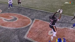 Caleb dots up Moore for a Chicago TD