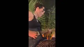 Robbie top lady guitar vocalist - Live Showreel !