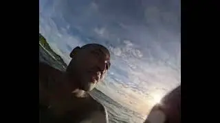 El Salvador 🇸🇻 Punta Roca 🪨  buenas olas con los locales de El Salvador LaPoint!! 🤙