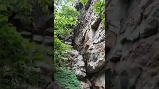 Pinnacle Rock State Park Falling Rock Trail