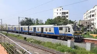 MELODIOUS TRACK SOUNDS | EMU - ELECTRIC MULTIPLE UNIT TRAIN | SUBURBAN AREAS | I R |रेलवे स्टेशन