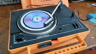 CD tocando na vitrola? (E lançamento de um canal novo)