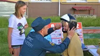Урайские пожарные в честь юбилея МЧС поддержали марафон добрых дел