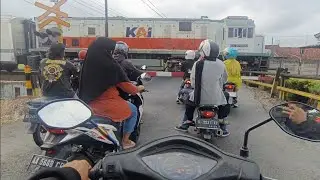 MOTORIDE SUPRA KE PERLINTASAN KERETA API DOUBLE TRACK GOMBONG JPL 529 Jl. Karang Bolong Jawa Tengah