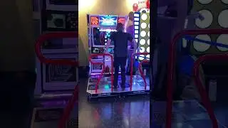 Main Event Employee does a super hard song on Pump It Up! #pumpitup #pumpitupgame #mainevent
