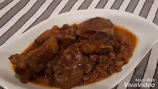 Healthy eating: meat with lentils in curry sauce/ Putenfleisch mit Linsen in Curryso&szlig;e