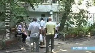 Як на болоті, живуть мешканці багатоповерхівки, що на вулиці Кедріна, 47