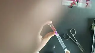 لما بنتك تكون تعبانة وتخديها عند دكتور ويعطيها ابرة غصب عنها 💉
