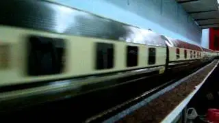 Model Railway   KTMB Class 25 with Eastern & Oriental Express 2