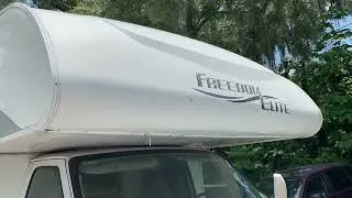 2011 Thor Freedom Elite 28U Class C Exterior walk around