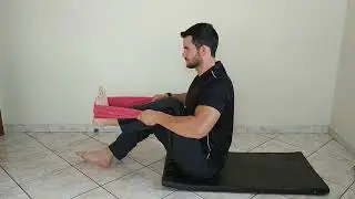 remada baixa com toalha