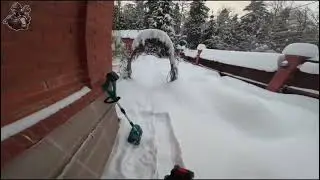 Суровый тест китайской электролопаты. Chineese electroshovel snow heavy-duty test