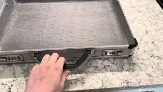 RoadPro SPC 931R 17 5' x 4' x 13' Silver Aluminum Briefcase Review