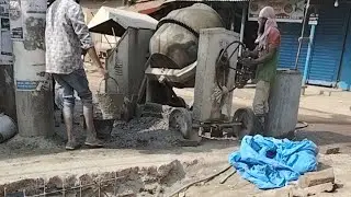 মাইজদী হসপিটাল লিং রোড বীর উত্তম রোডে  ড্রেন এর বেস Rcc casting