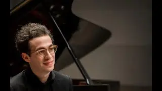 Sonata No. 17, B2.17, by Vladimir Drozdoff.  Nicolas Namoradze, piano