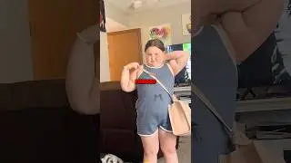 Она купила сумочку за 600 долларов 😭