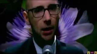 Quantum Of Solace (Moby - Lift Me Up)