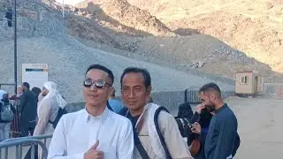 NAIK KE JABAL NUR (GUA HIRA)MAKKAH ARAB SAUDI