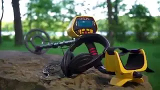 National Geographic Digital Metal Detector w/Headphones