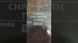 BEHRINGER TU300 CHROMATIC TUNER PEDAL